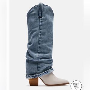 Worn once and in great condition. No scracthes or scuffs.